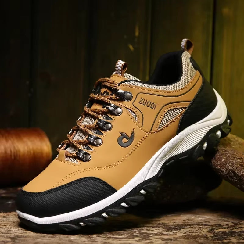 Men's hiking shoes in non-slip trekking style material - Damian