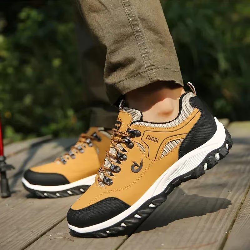 Men's hiking shoes in non-slip trekking style material - Damian