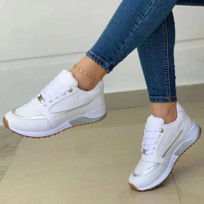 Women's sneakers with metallic details in casual style - Julieta