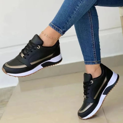 Women's sneakers with metallic details in casual style - Julieta