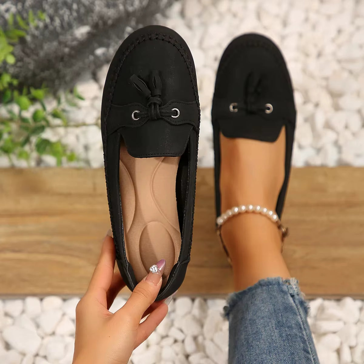Women's slip-resistant flat loafers with bow detail - Martina