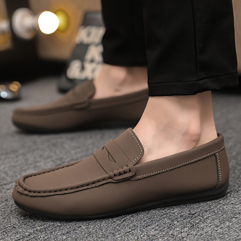 Elegant men's loafers in various colours
