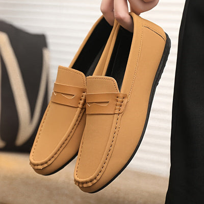 Elegant men's loafers in various colours