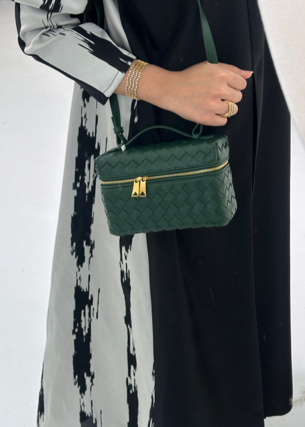Women's black braided bag with rigid structure with golden zippers - Valeska