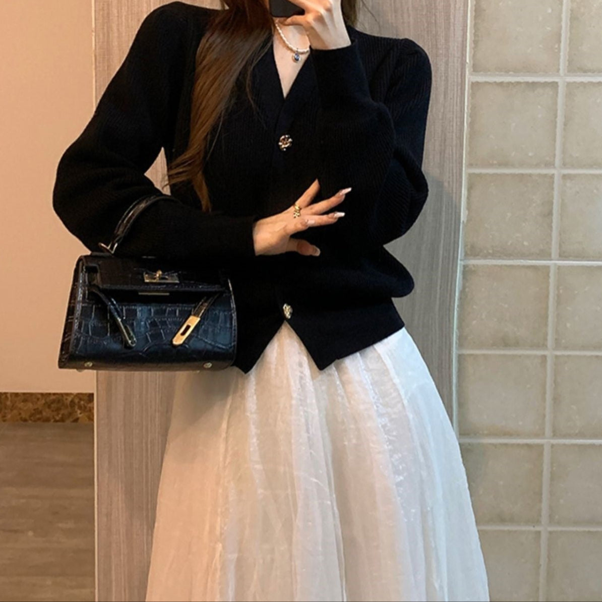 Women's retro style V-neck puffed sleeve cardigan - Odile