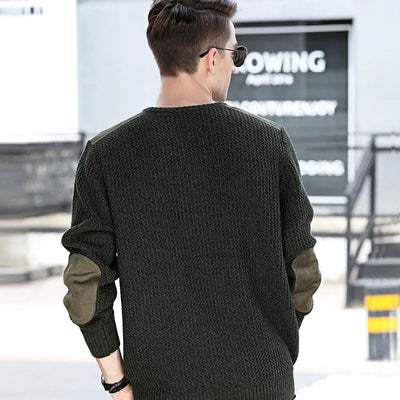 Knitted sweater with front embroidery - Cech