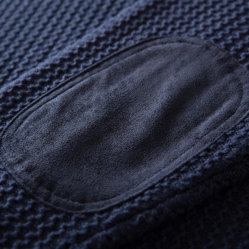 Knitted sweater with front embroidery - Cech