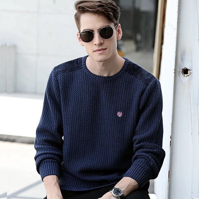 Knitted sweater with front embroidery - Cech