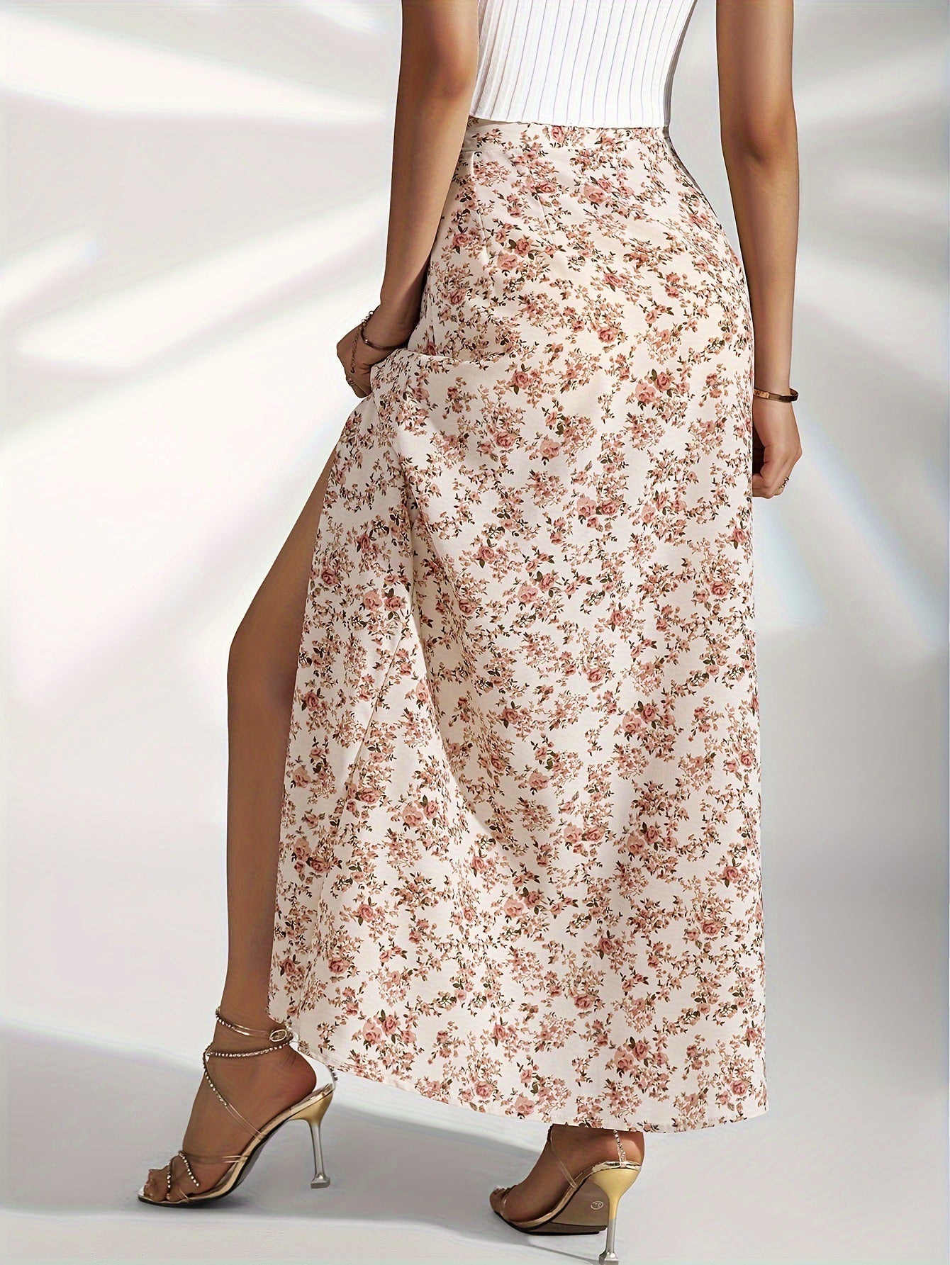 Women's long floral skirt with side slit - Light blue