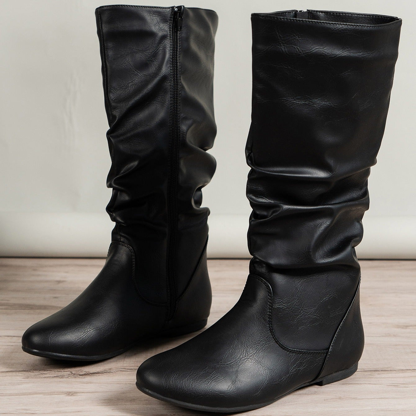 High-leg flat boots with side gathers - Rhea