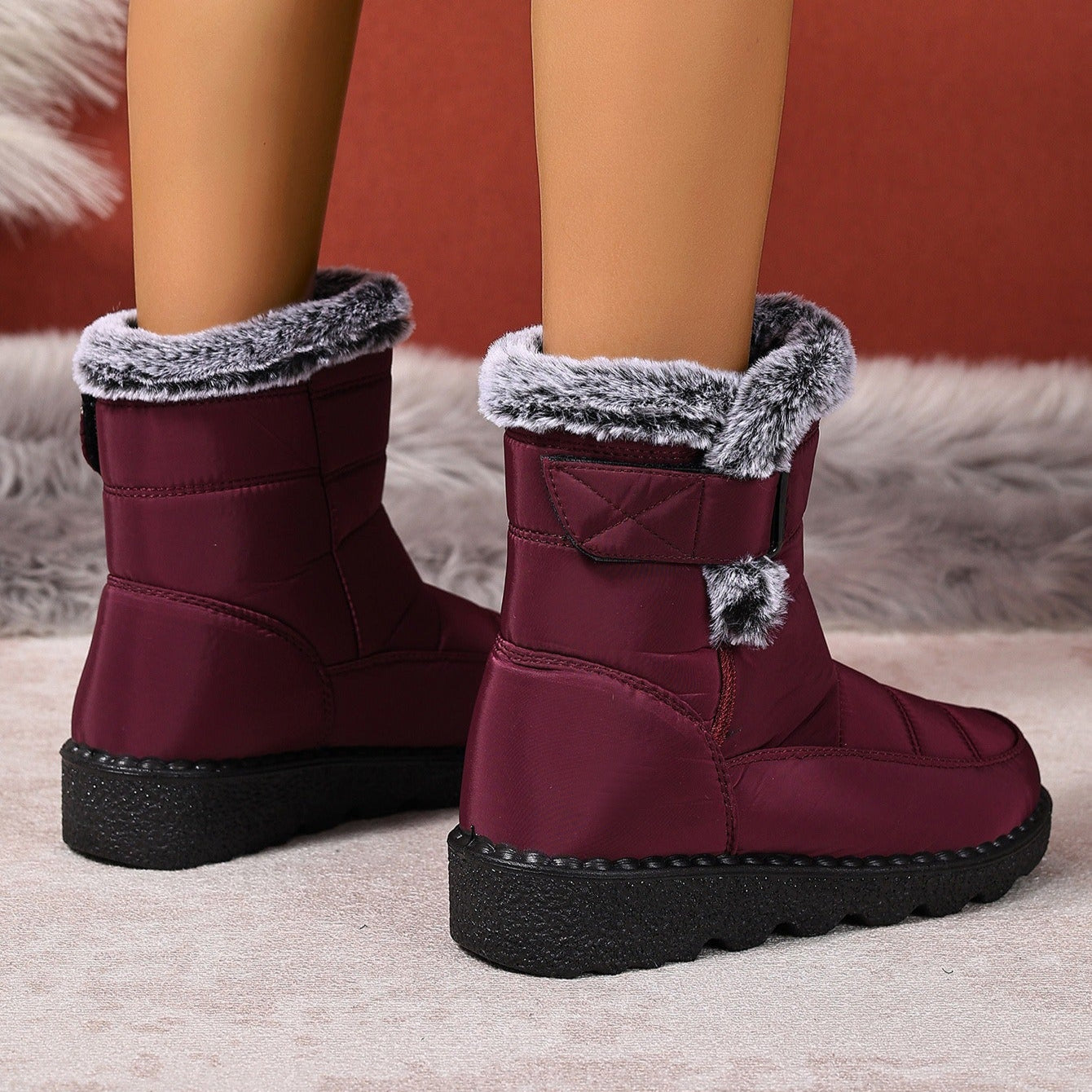 Women's winter boots with thermal lining and anti-skid sole - Wool