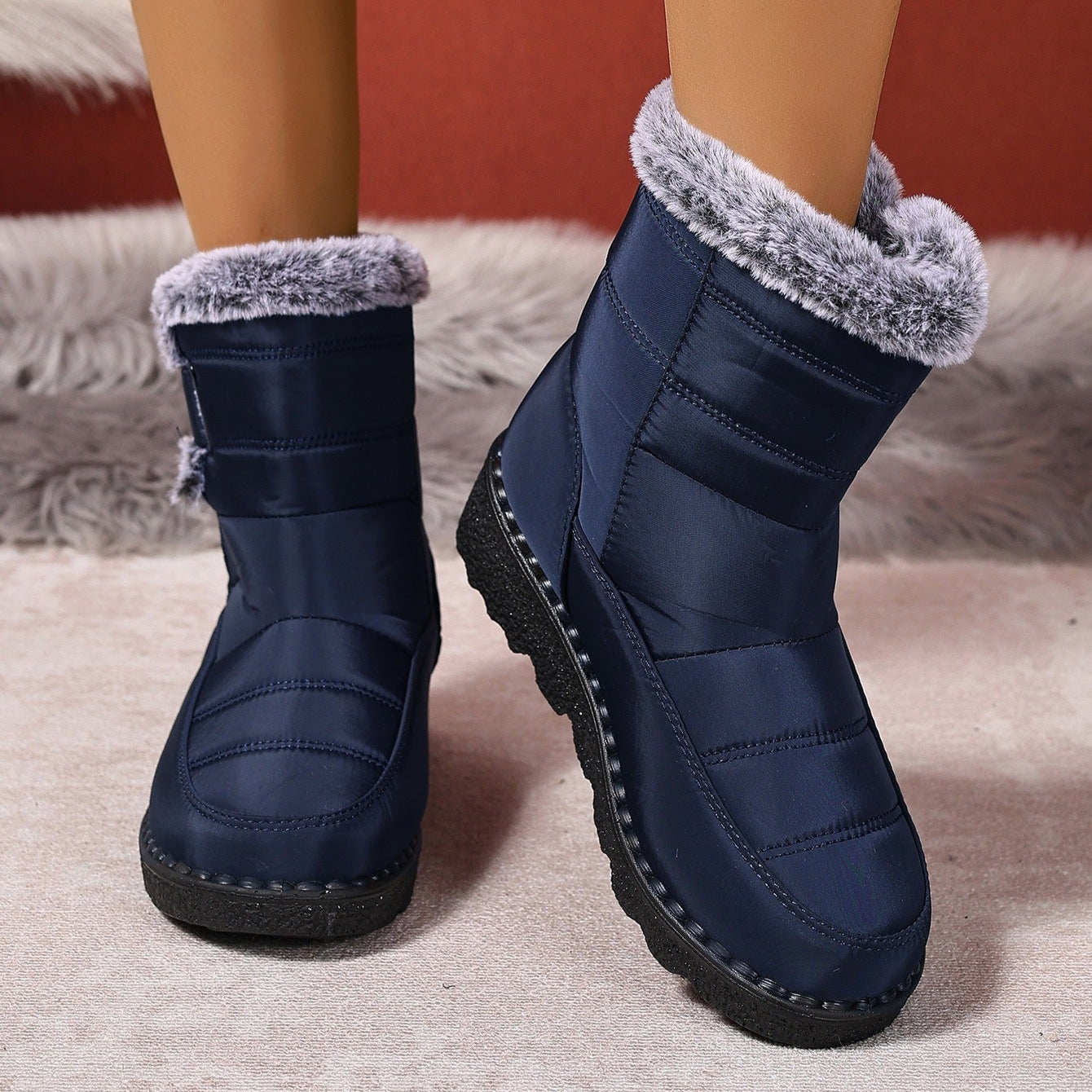Women's winter boots with thermal lining and anti-skid sole - Wool