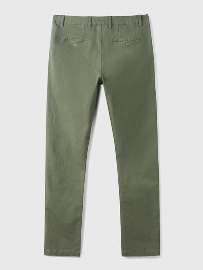 High-quality, stretchy men's chinos made from easy-care cotton-blend fabric