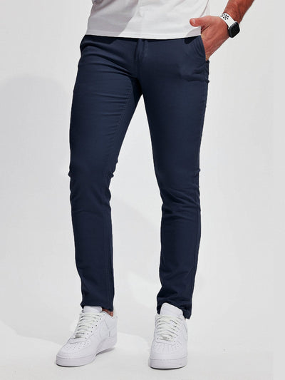 High-quality, stretchy men's chinos made from easy-care cotton-blend fabric