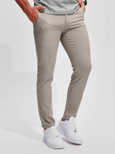 High-quality, stretchy men's chinos made from easy-care cotton-blend fabric