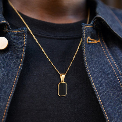 Onyx rim necklace