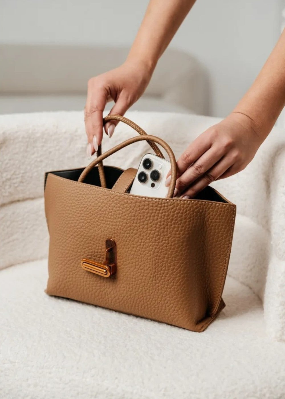 Women's tote bag synthetic leather textured elegant design - Noiré