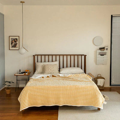 Lightweight breathable summer comforter