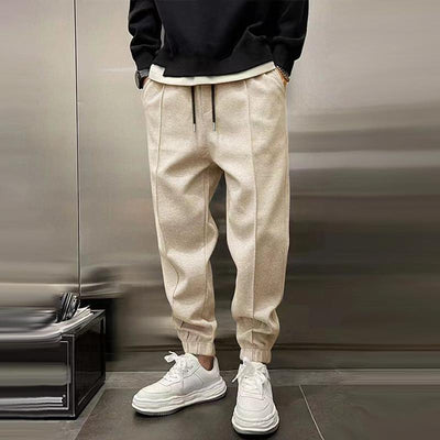 Men's sports trousers with elasticated waistband