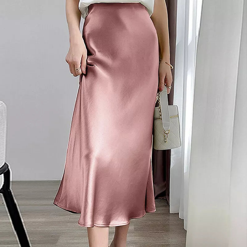 Elegant and feminine high-waisted satin A-line skirt, ideal for a refined and sophisticated look