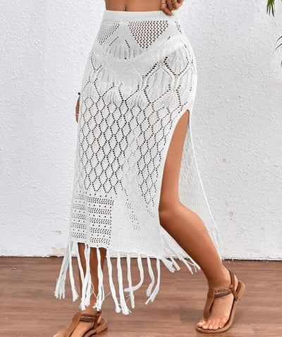 Elegant skirt with side slit ideal for special occasions and chic evenings