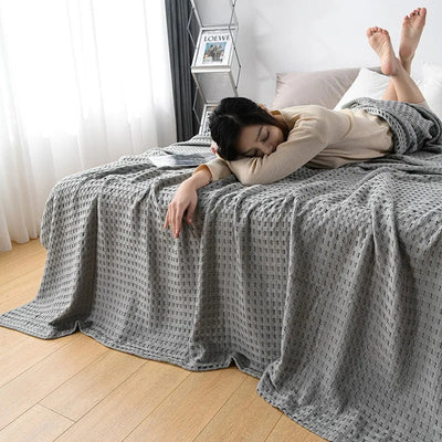 Lightweight cotton blanket